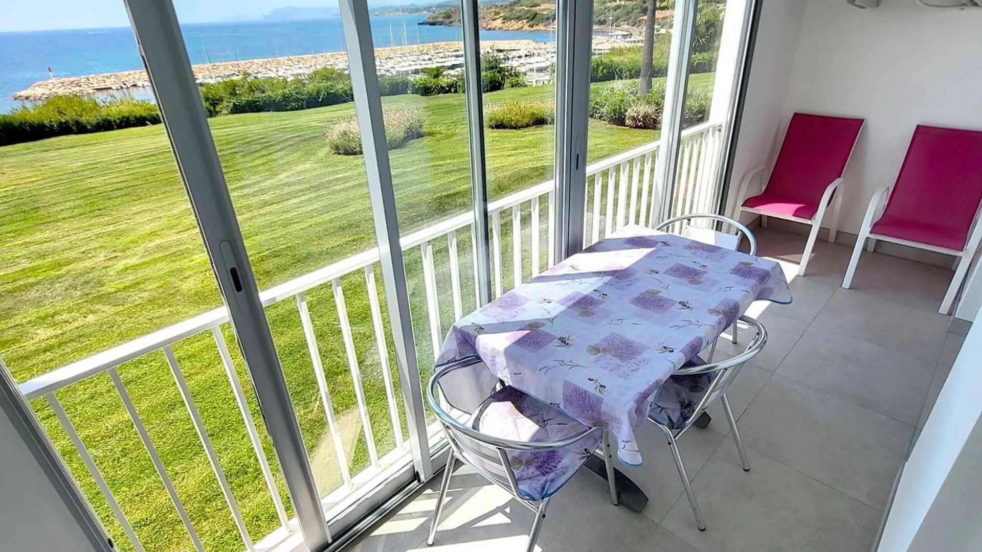 T3 Climatise Avec Piscine, Tennis Et Parking A 200M Des Plages - Fr-1-316-252 Six-Fours-les-Plages
